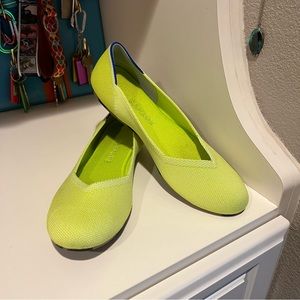 Lemon Lime Rothy’s flats